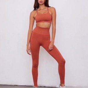 Set Active set! Sculptflex Leggings, Two Sports Bras, Size M in SPRITZ